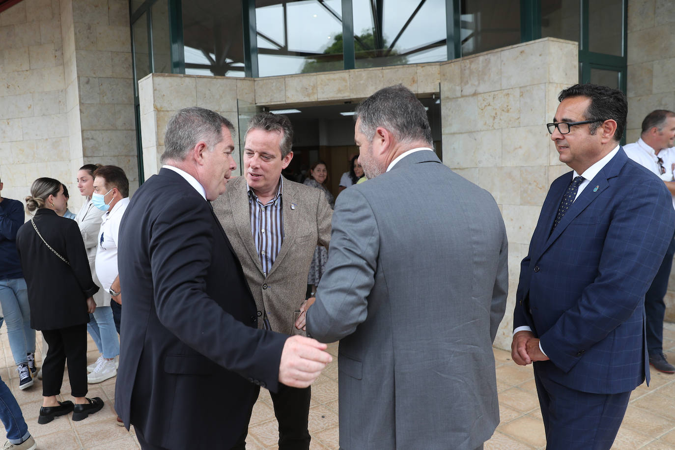 Fotos: Adiós a Gento Paniceres en el tanatorio de Nava