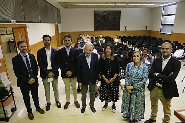 Alumnos mexicanos ganan el concurso para hacer miradores en carreteras de Mieres