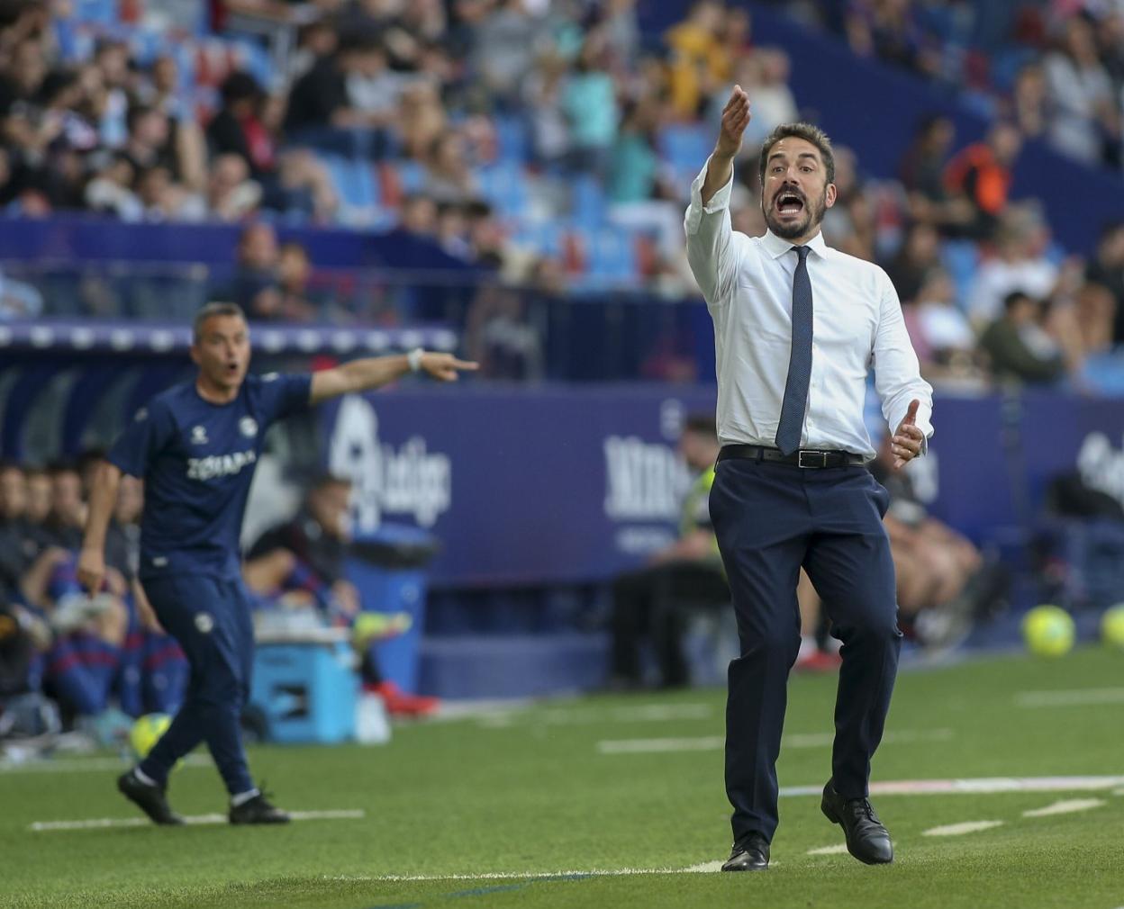 El entrenador Julio Velázquez, la pasada campaña, en la que dirigió al Alavés. 