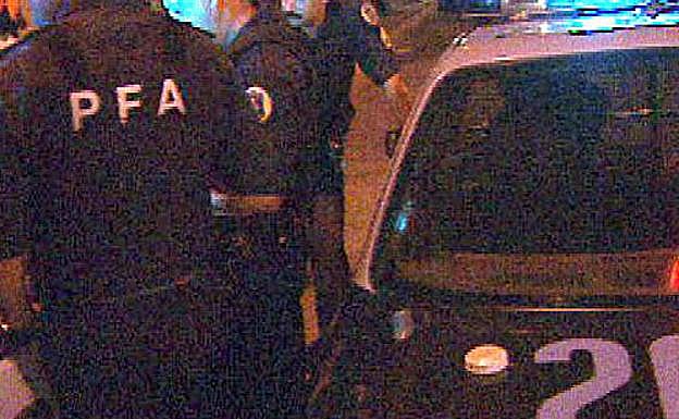 Mata a su pareja por abusar de su hija y lo descuartiza con ayuda de sus hijos carniceros