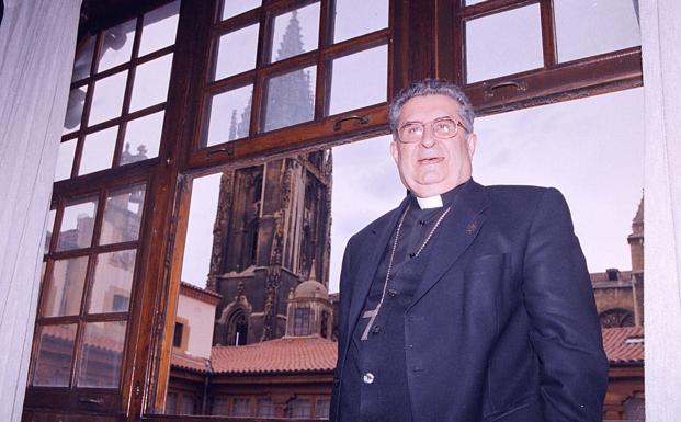 Gabino Díaz Merchan en Oviedo en 1999.