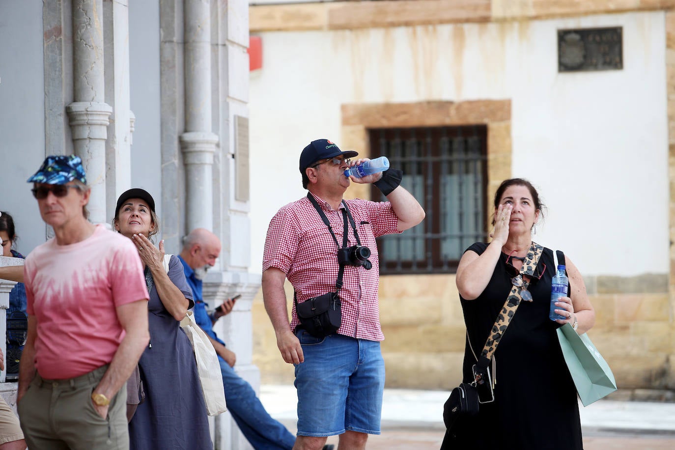 Playas y piscinas abarrotadas en un jueves que supera los 30 grados en prácticamente todos los puntos de la región y que terminará en tormentas dispersas.