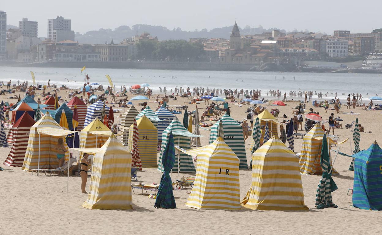 Asturias disfruta de un último día de calor antes de la llegada de las tormentas.