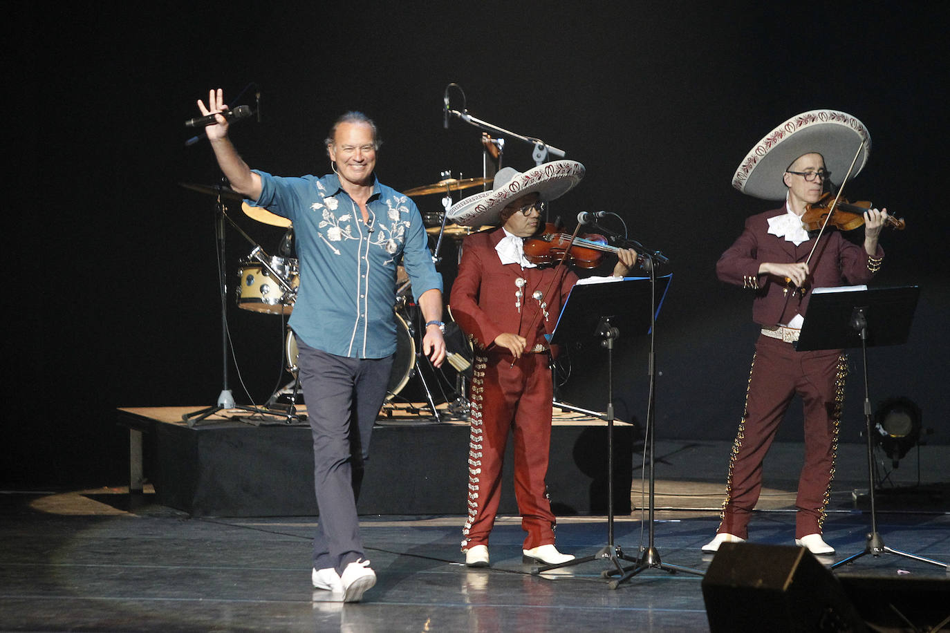 Fotos: Bertín Osborne brilla en Gijón