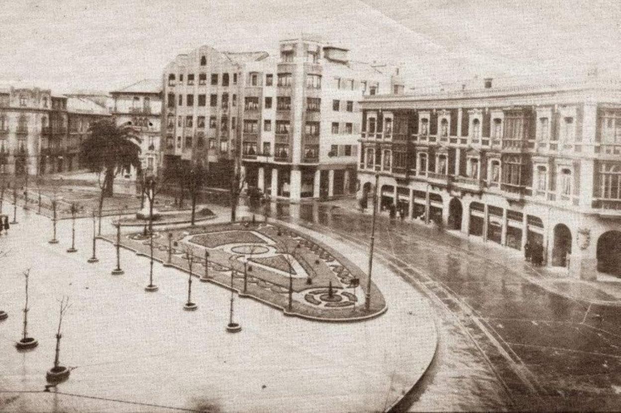 La vieja plaza de San Miguel, en 1945.
