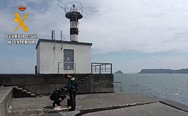 Faro de San Esteban de Pravia.