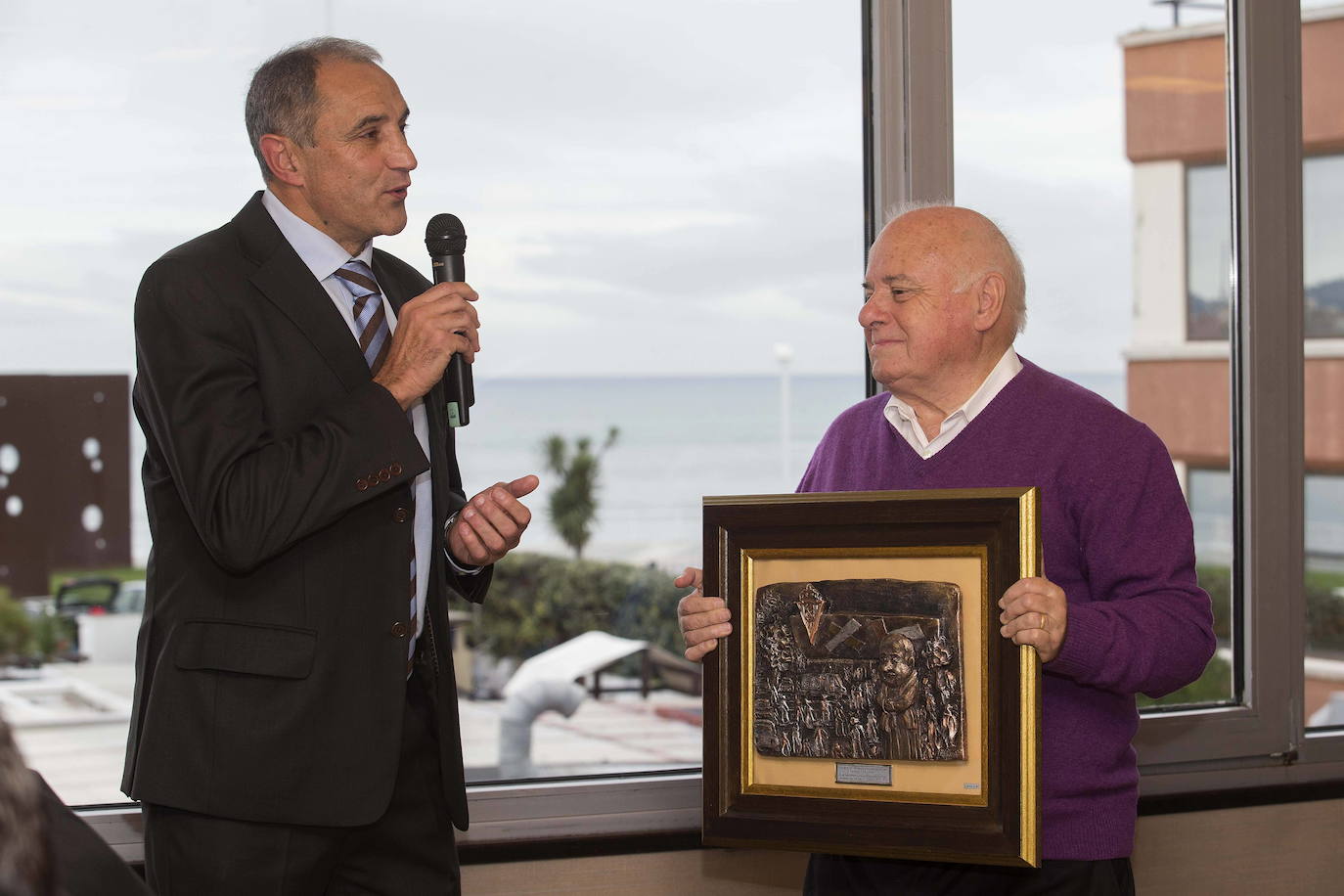 El histórico capellán del Sporting y párroco jubilado de El Coto fallece a los 85 años dejando huérfanos a un equipo, un barrio y una ciudad de su pasión futbolera, fervor religioso e infatigable sorna.