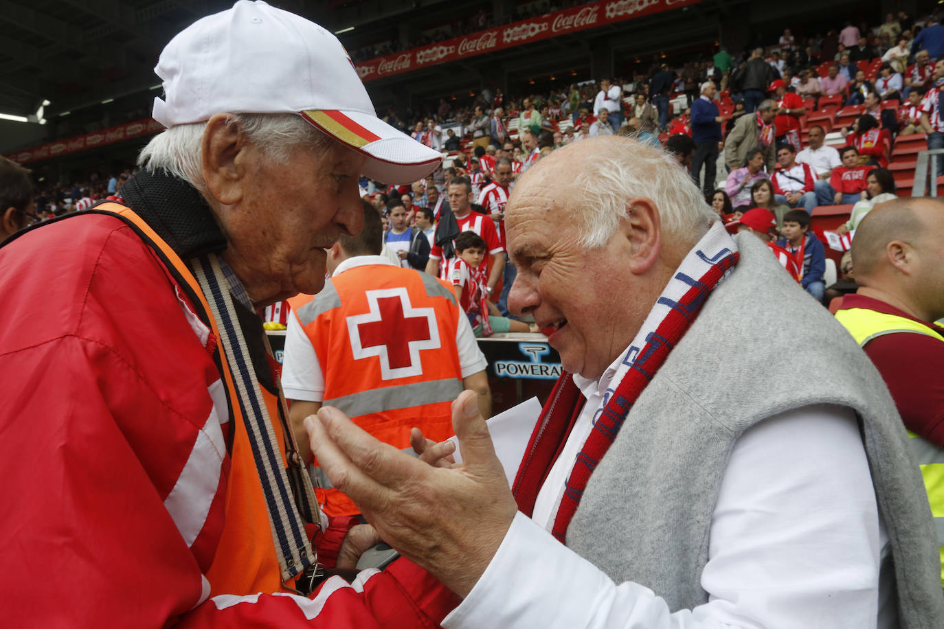 El histórico capellán del Sporting y párroco jubilado de El Coto fallece a los 85 años dejando huérfanos a un equipo, un barrio y una ciudad de su pasión futbolera, fervor religioso e infatigable sorna.