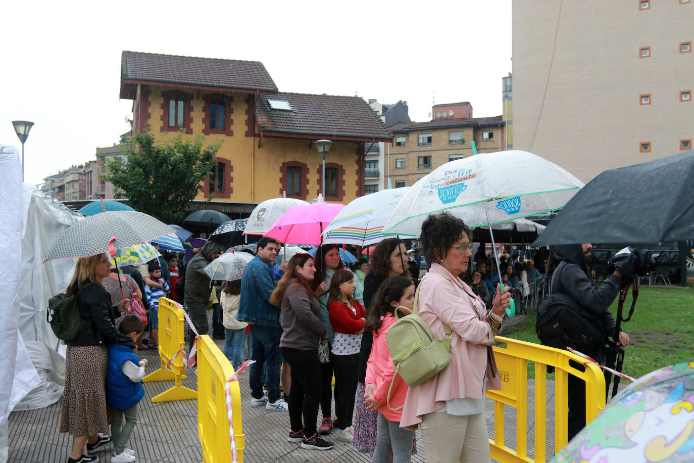 Fotos: Espectacular hoguera de San Juan en Mieres