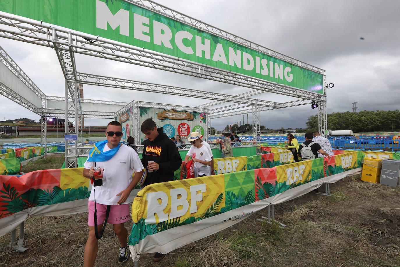 El Reggaeton Beach Festival encaró el domingo la recta final en en entorno del Niemeyer después de un exitoso sábado festivalero. El broche de oro llegó con un cartel con grandes nombres dentro de la música: Jhay Cortez, El Alfa, Justin Quiles, Nio García, Ñengo Flow, Mora, Juan Magán, Álvaro Díaz, Atomic, Aina Da Silva, Víctor Magan, Cosmik y Sak Luke. 