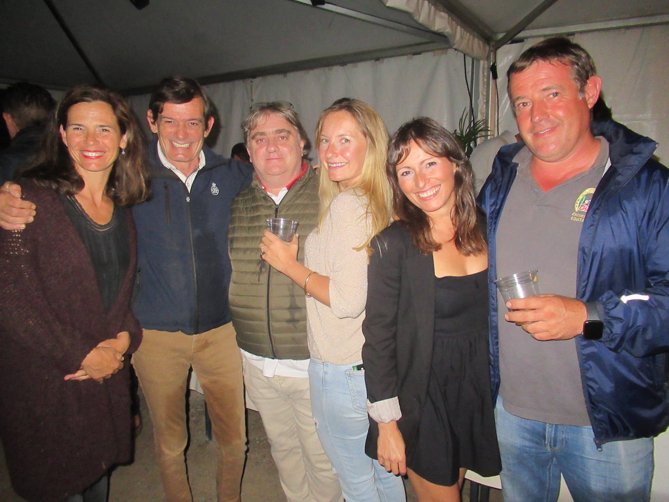 Elena Álvarez, Nacho Guerra, Enrique Álvarez –vicepresidente del Chas–,Beatriz González-Pinto, Lara García y Pablo Alea, en la hoguera.