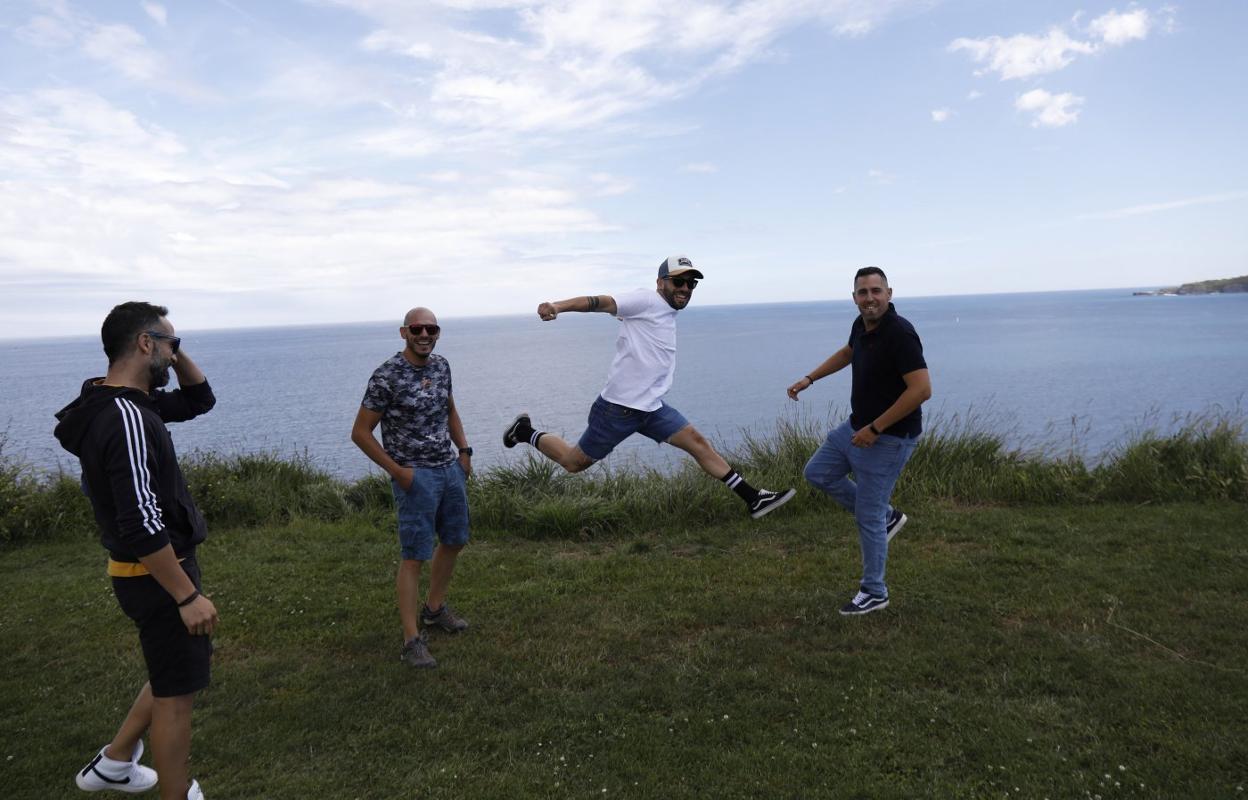 Maxi Álvarez, Javier Gabriel, Jorge Díaz e Ignacio Rubiato, en el Cerro de Santa Catalina. 