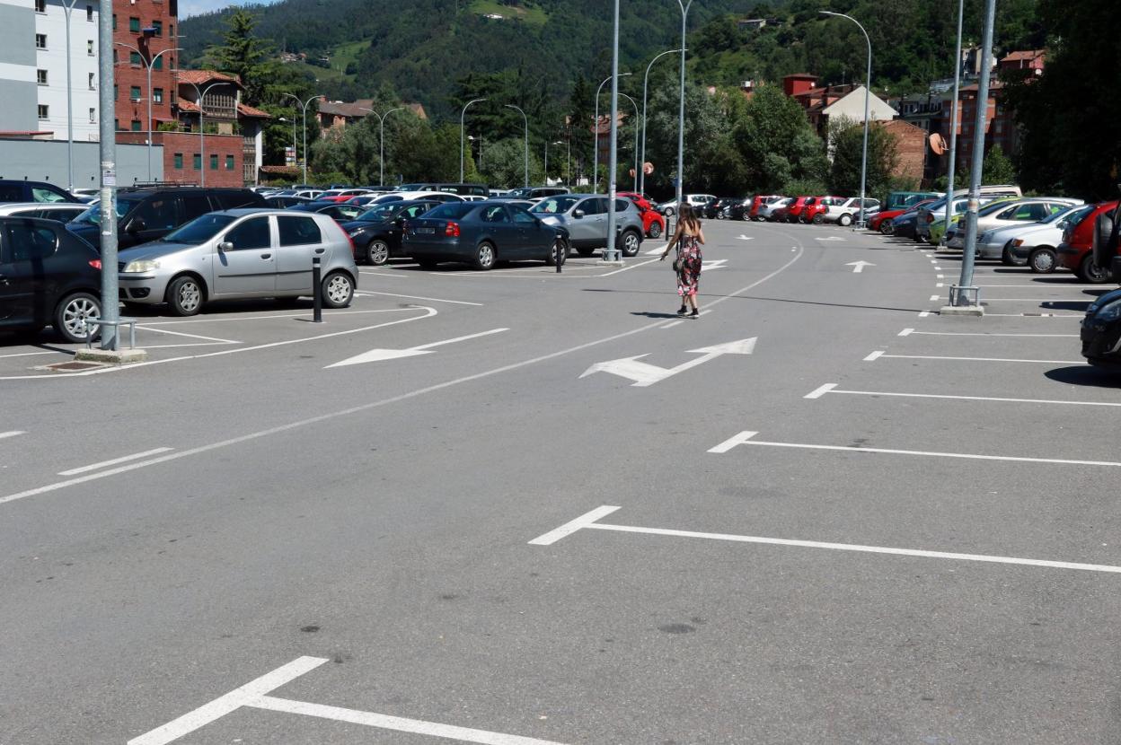 El aparcamiento de Oñón se incorporará a la zona azul gratuita. 