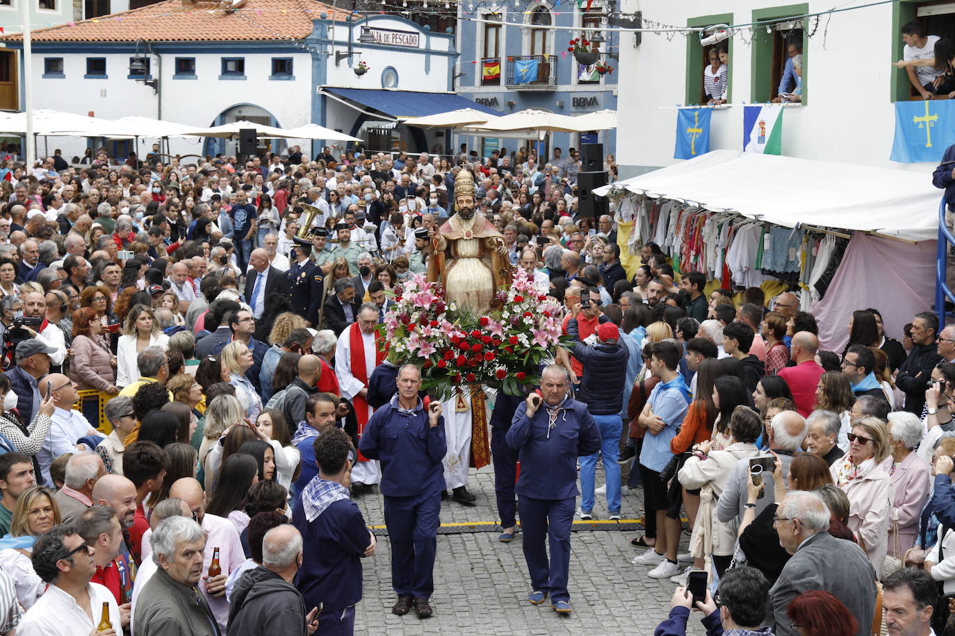 Fotos: Cudillero, abarrotado de nuevo por l&#039;Amuravela