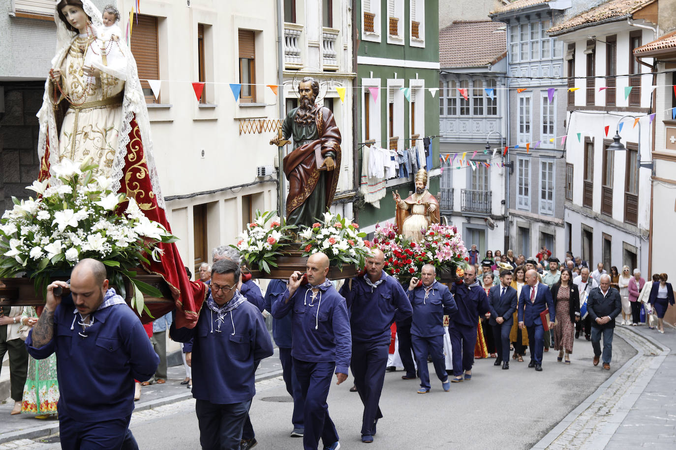 Fotos: Cudillero, abarrotado de nuevo por l&#039;Amuravela