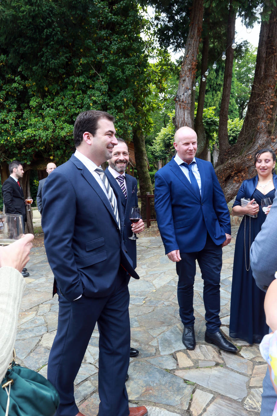 El portavoz y secretario general de Foro en Asturias y la valenciana Silvia Rodríguez se casaron este sábado en el Palacio Conde de Toreno, en Malleza