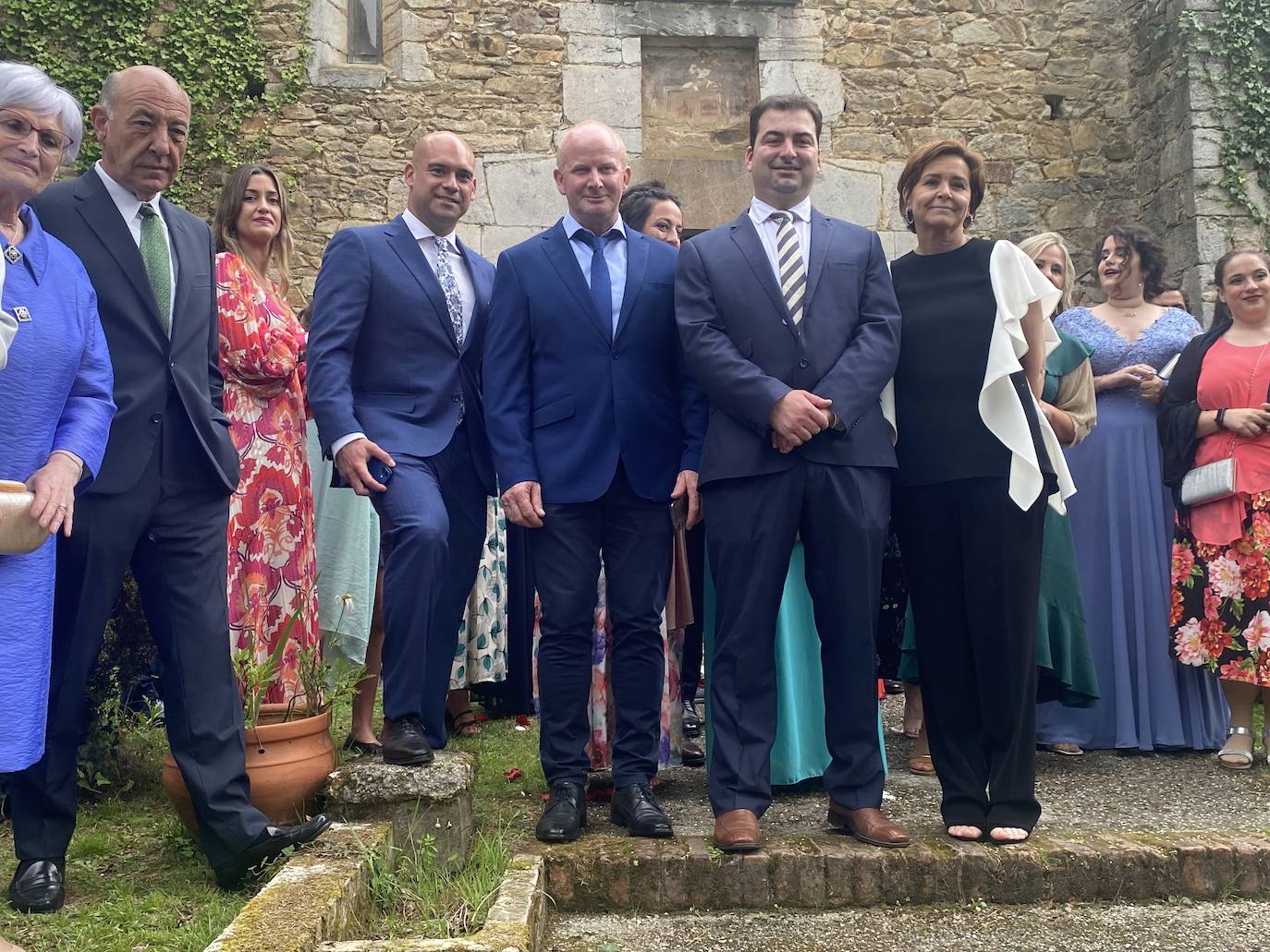 El portavoz y secretario general de Foro en Asturias y la valenciana Silvia Rodríguez se casaron este sábado en el Palacio Conde de Toreno, en Malleza