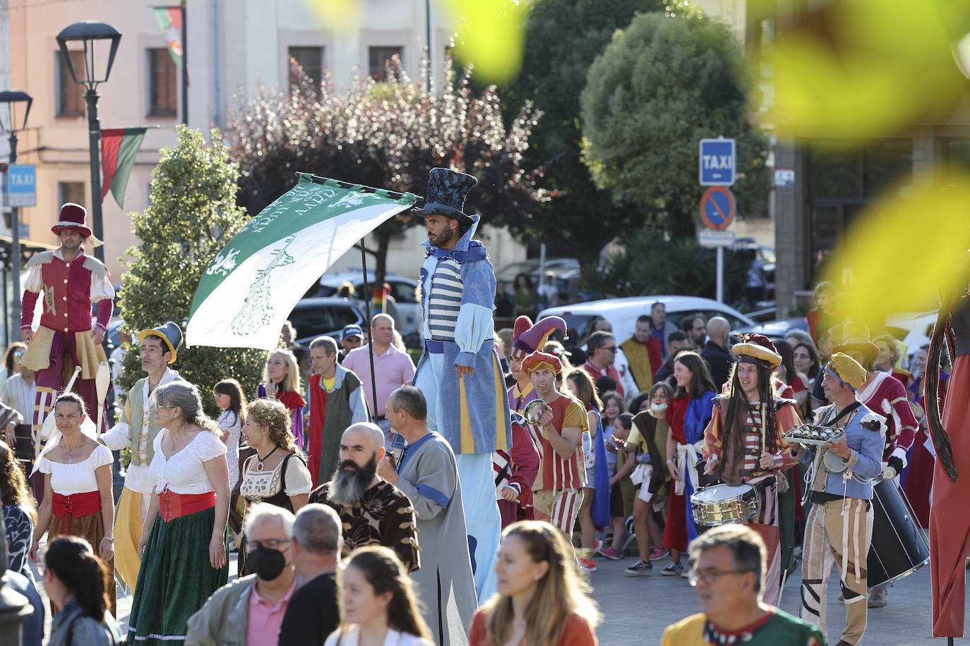 Fotos: Desakato inaugura las fiestas de Exconxuraos: «Asina somos la xente de Llanera»