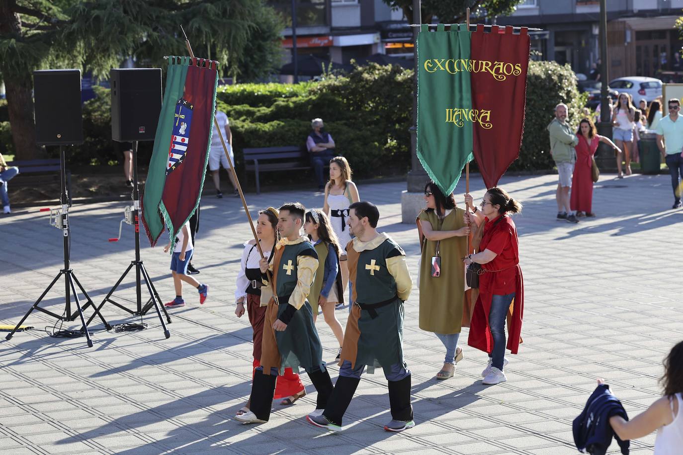 Fotos: Desakato inaugura las fiestas de Exconxuraos: «Asina somos la xente de Llanera»