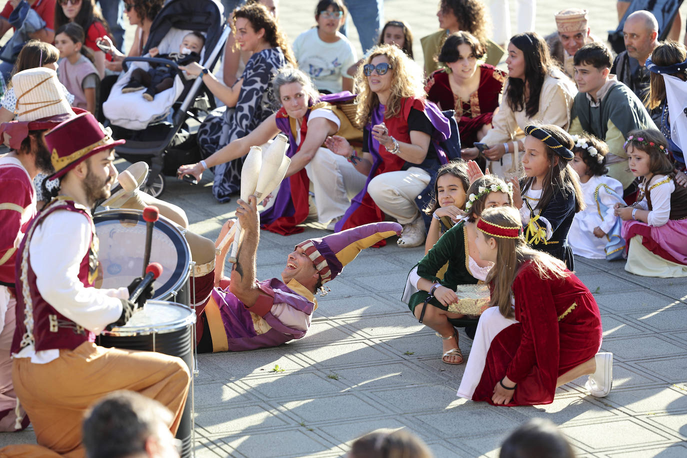 Fotos: Desakato inaugura las fiestas de Exconxuraos: «Asina somos la xente de Llanera»