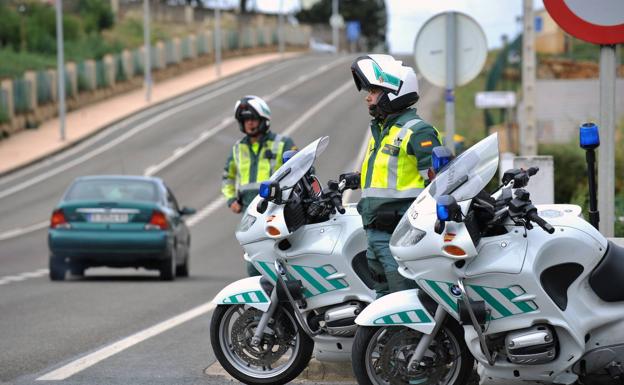 ¿Cómo son las motos camufladas de la DGT?