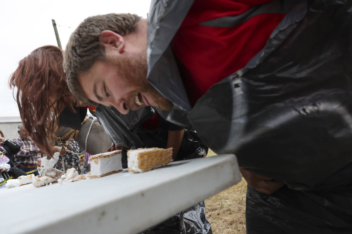 Con motivo de las fiestas de San Cristóbal Collao recuperó este lunes a partir de las ocho de la tarde su tradicional carrera de burros (con y sin disfraces). Se trata de una cita que ya suscitó cierta polémica en el pasado debido a las quejas de los colectivos animalistas, aunque la organización demostró tener todos los papeles en regla y la diversión ha continuado hasta la pandemia sin impedimento