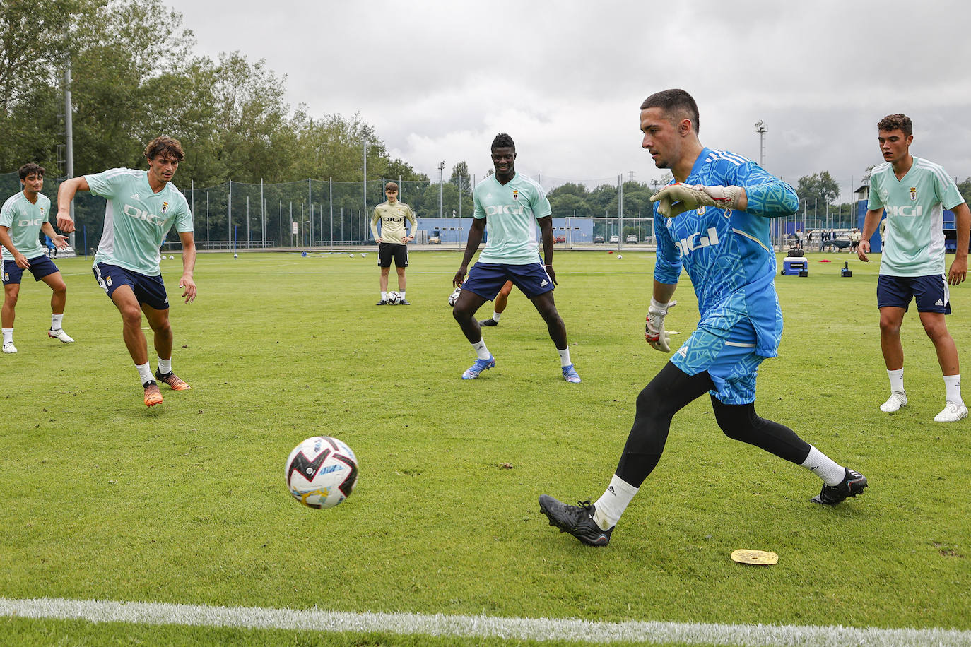Fotos: El Oviedo de Bolo comienza su andadura