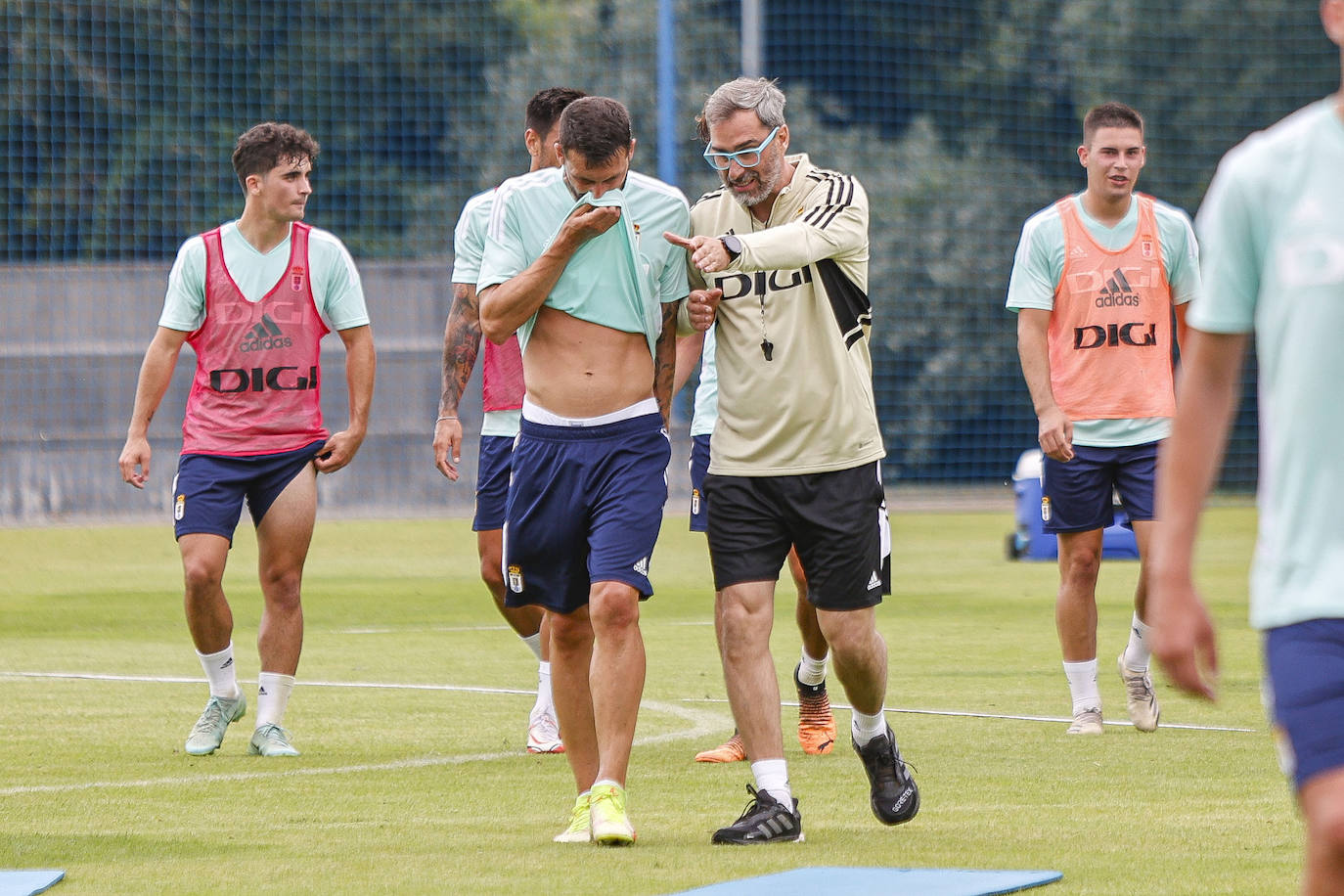 Fotos: El Oviedo de Bolo comienza su andadura