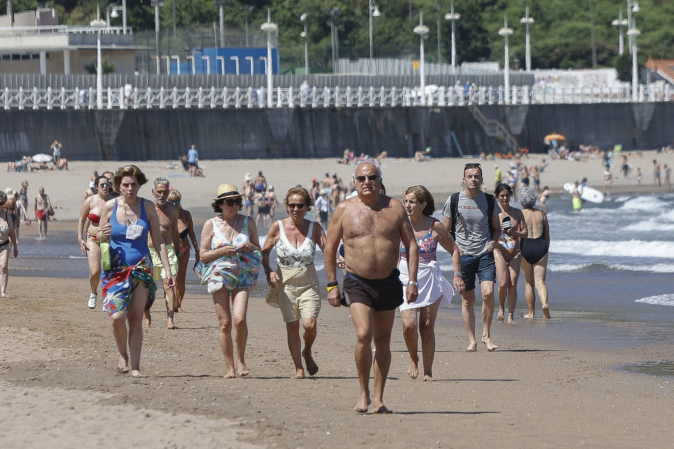 Fotos: Asturias disfruta del verano: playas y piscinas para aliviar el calor