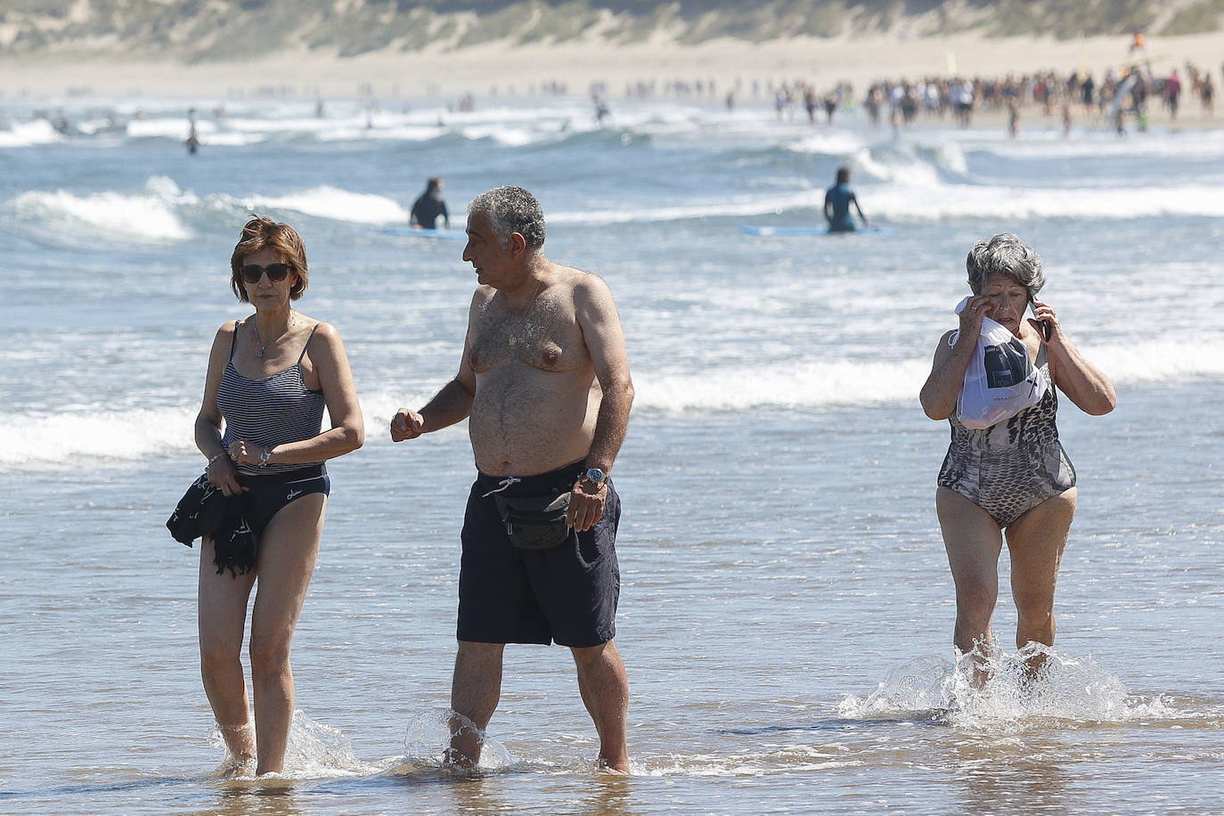 Fotos: Asturias disfruta del verano: playas y piscinas para aliviar el calor