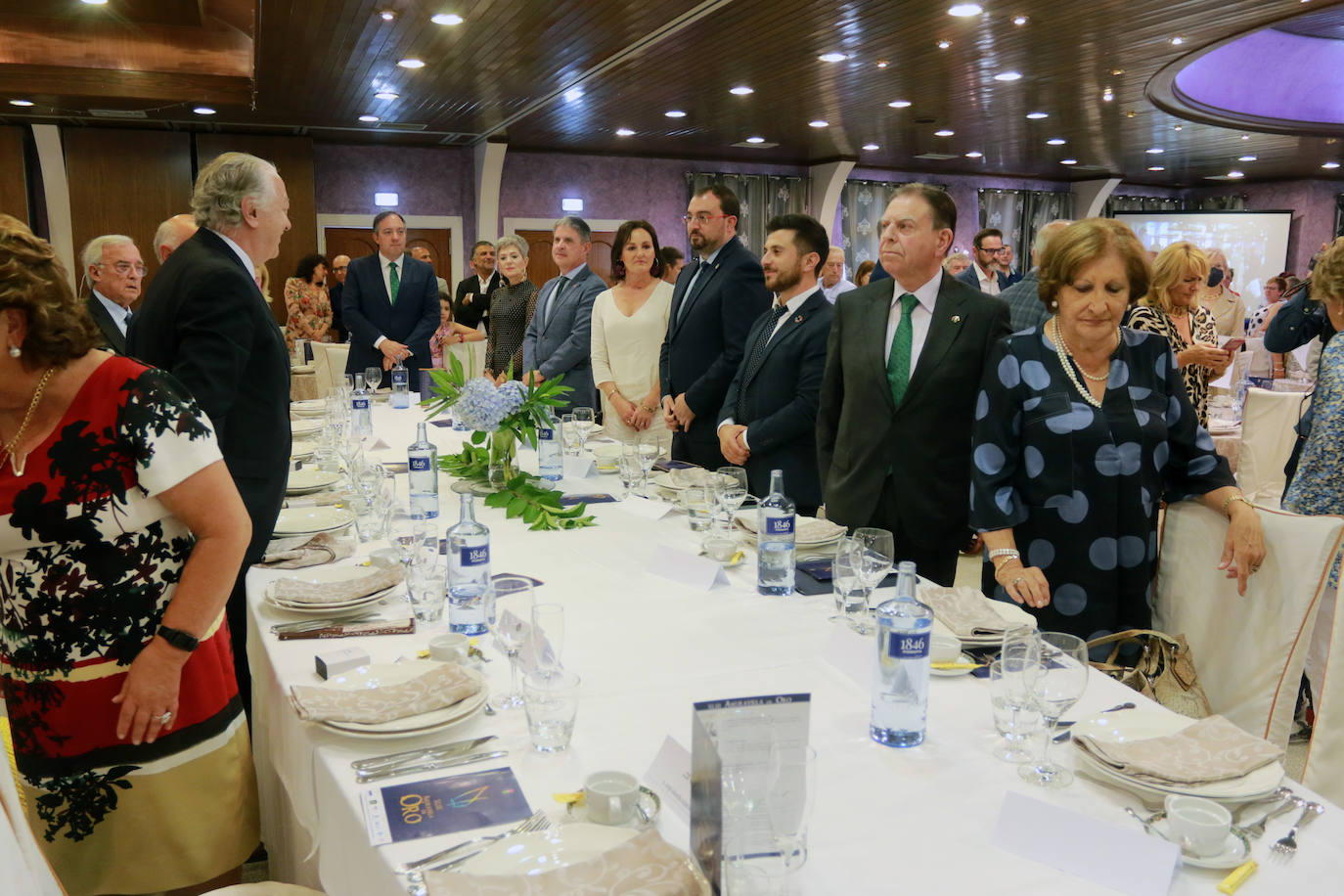 Fotos: Amigos de Cudillero entrega los premios Amuravela de Oro