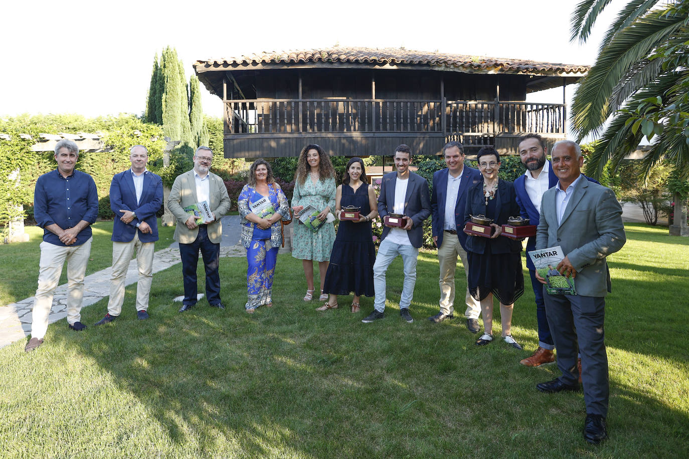 Carme Ruscalleda, La Pondala, Xune Andrade y Borja Cortina agigantan el palmarés de los premios anuales de 'Yantar'. Este lunes fueron los protagonistas indiscutibles de la gran fiesta de la gastronomía asturiana