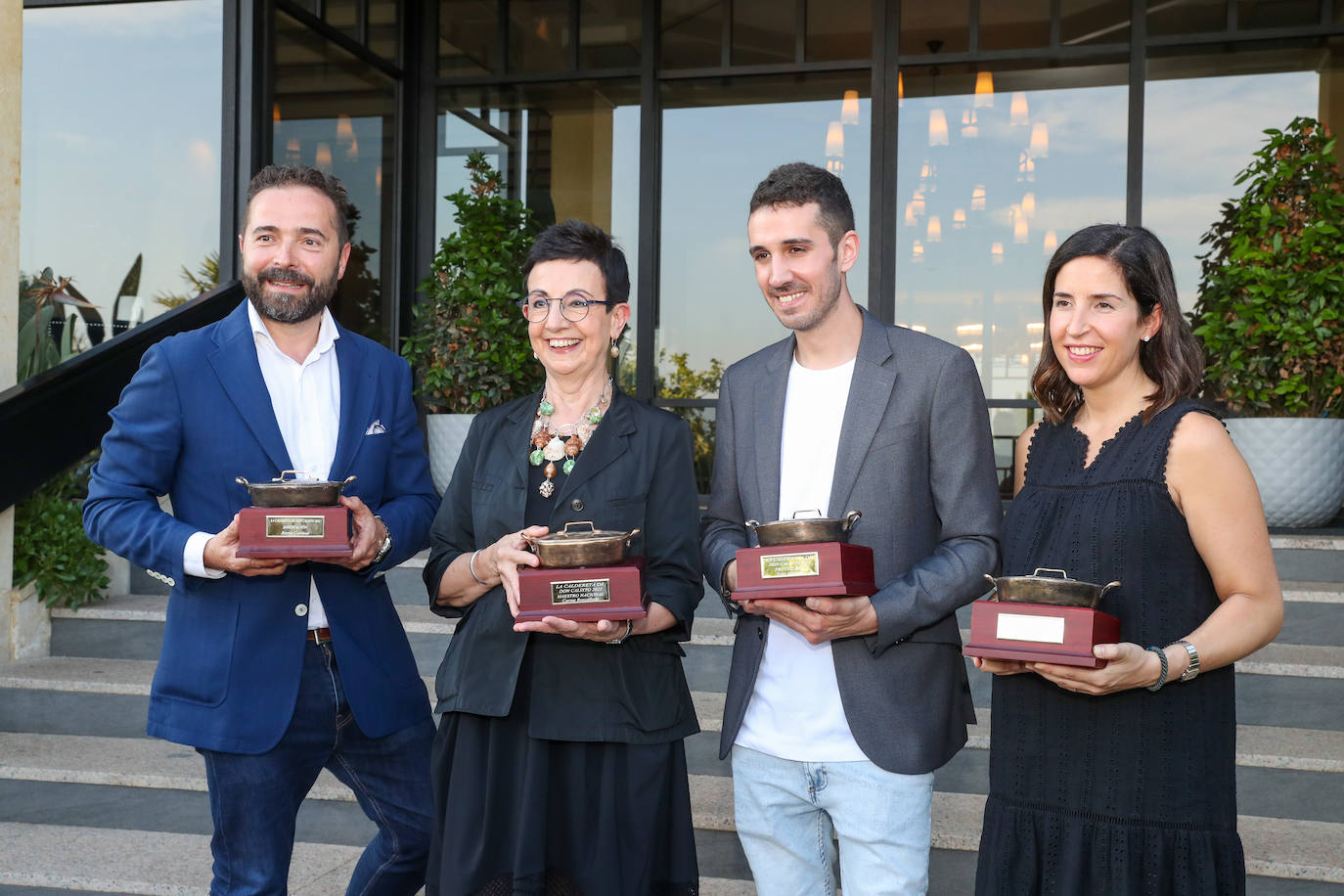 Carme Ruscalleda, La Pondala, Xune Andrade y Borja Cortina agigantan el palmarés de los premios anuales de 'Yantar'. Este lunes fueron los protagonistas indiscutibles de la gran fiesta de la gastronomía asturiana