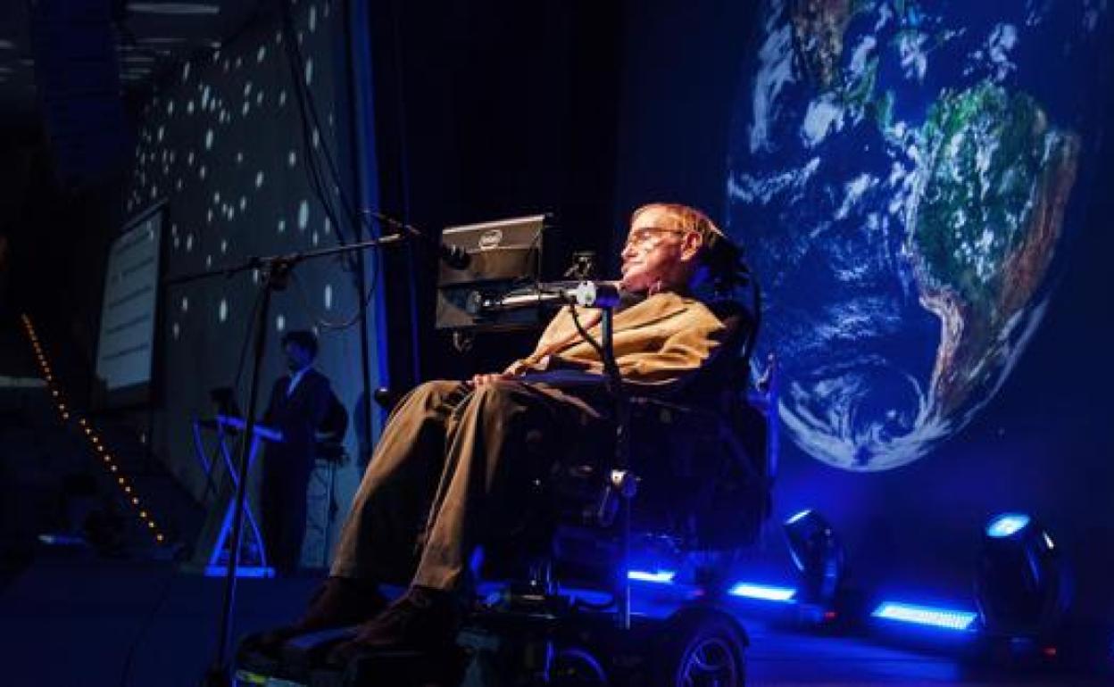 Stephen Hawking, enfermo de esclerosis lateral amiotrófica