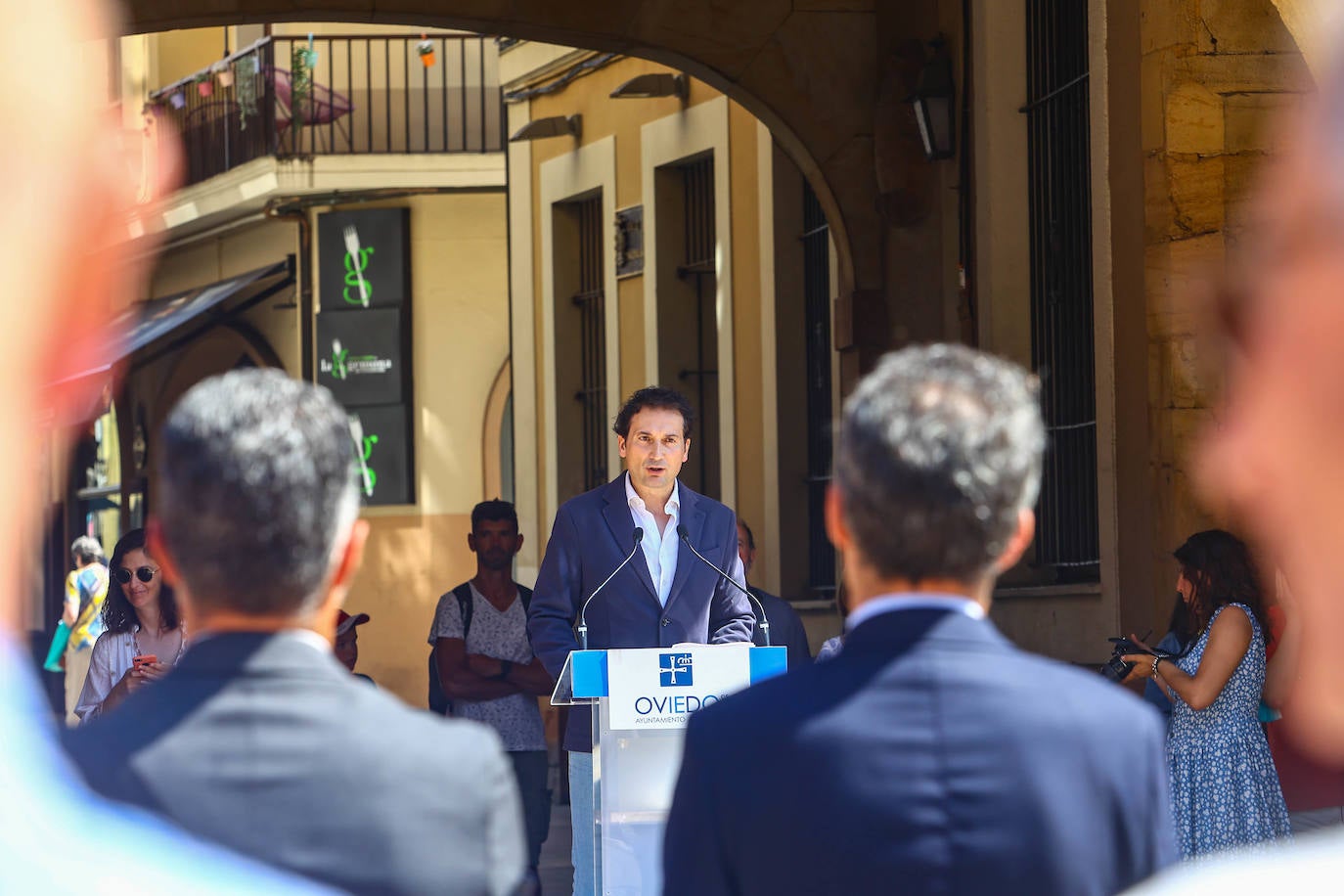 Fotos: Manos blancas en Oviedo para recordar a Miguel Ángel Blanco