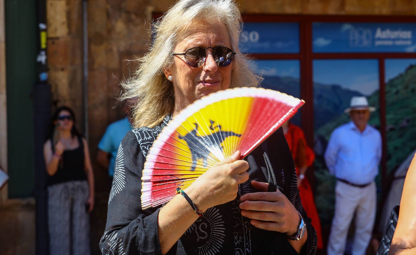 Fotos: Manos blancas en Oviedo para recordar a Miguel Ángel Blanco