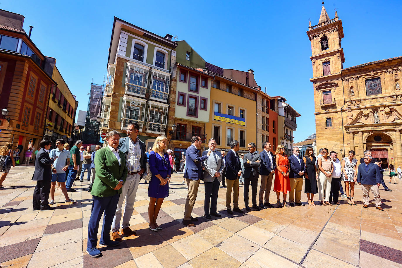 Fotos: Manos blancas en Oviedo para recordar a Miguel Ángel Blanco