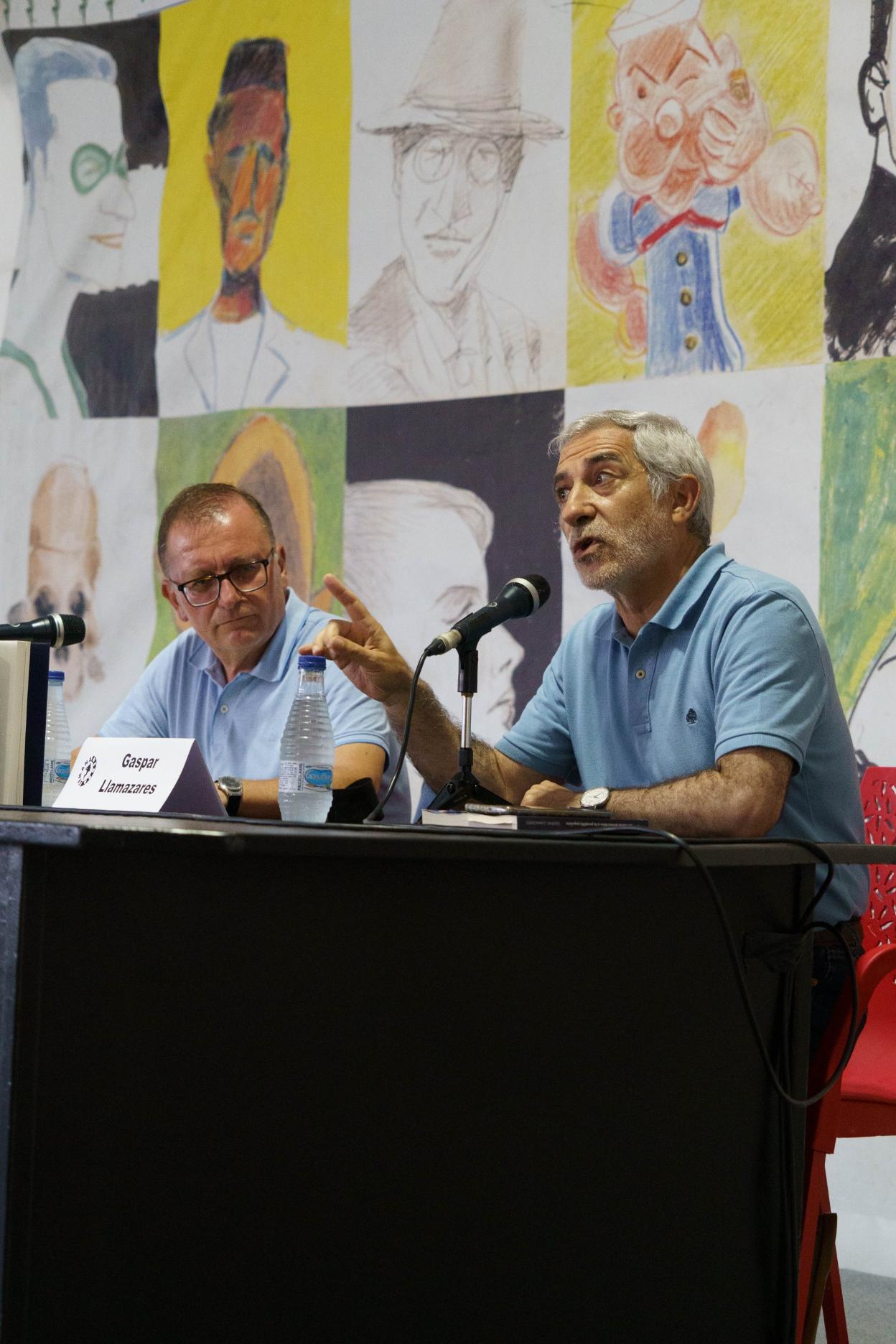 Jesús Iglesias y Gaspar Llamazares, en la presentación. 