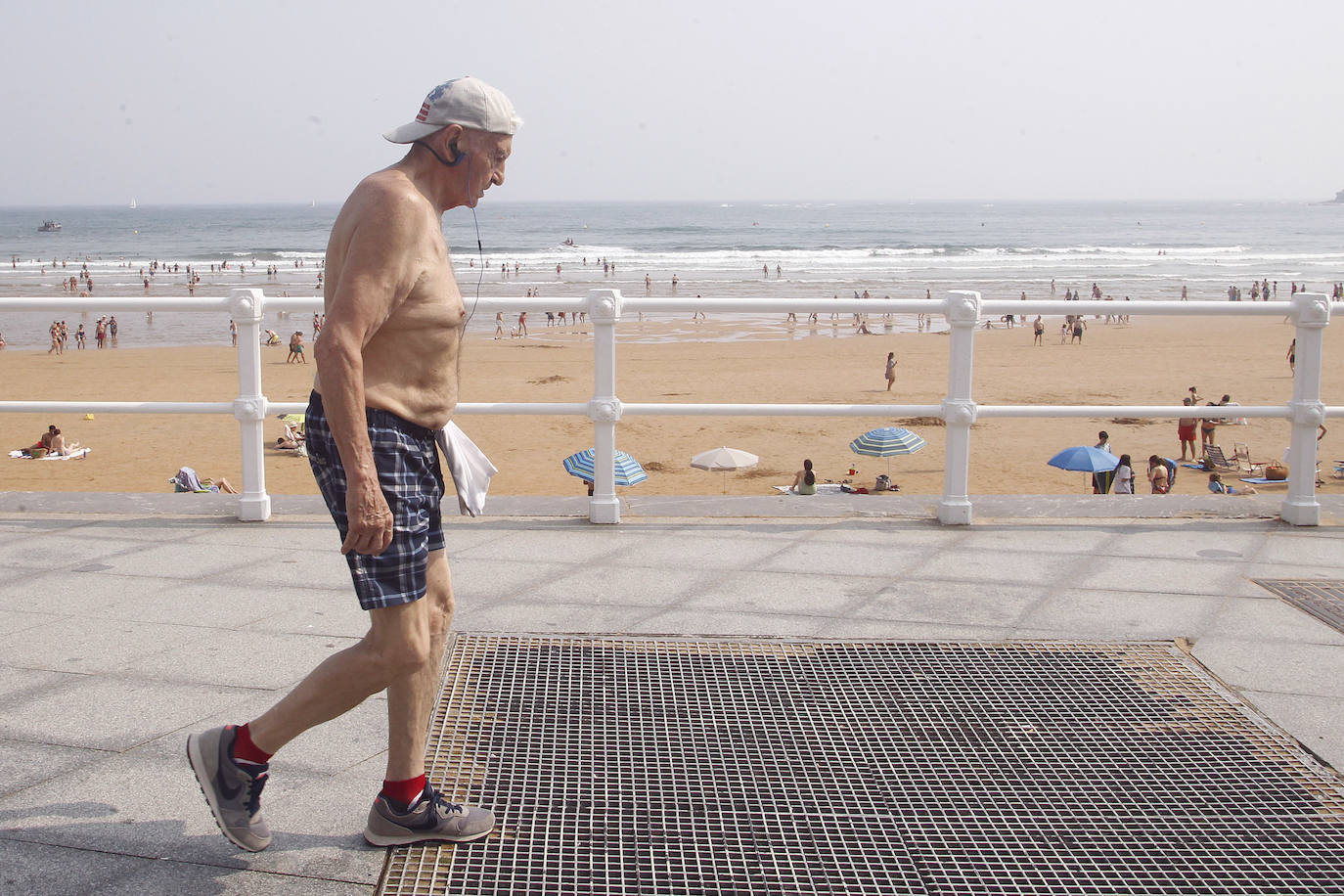 Fotos: A remojo para mitigar el calor en Asturias