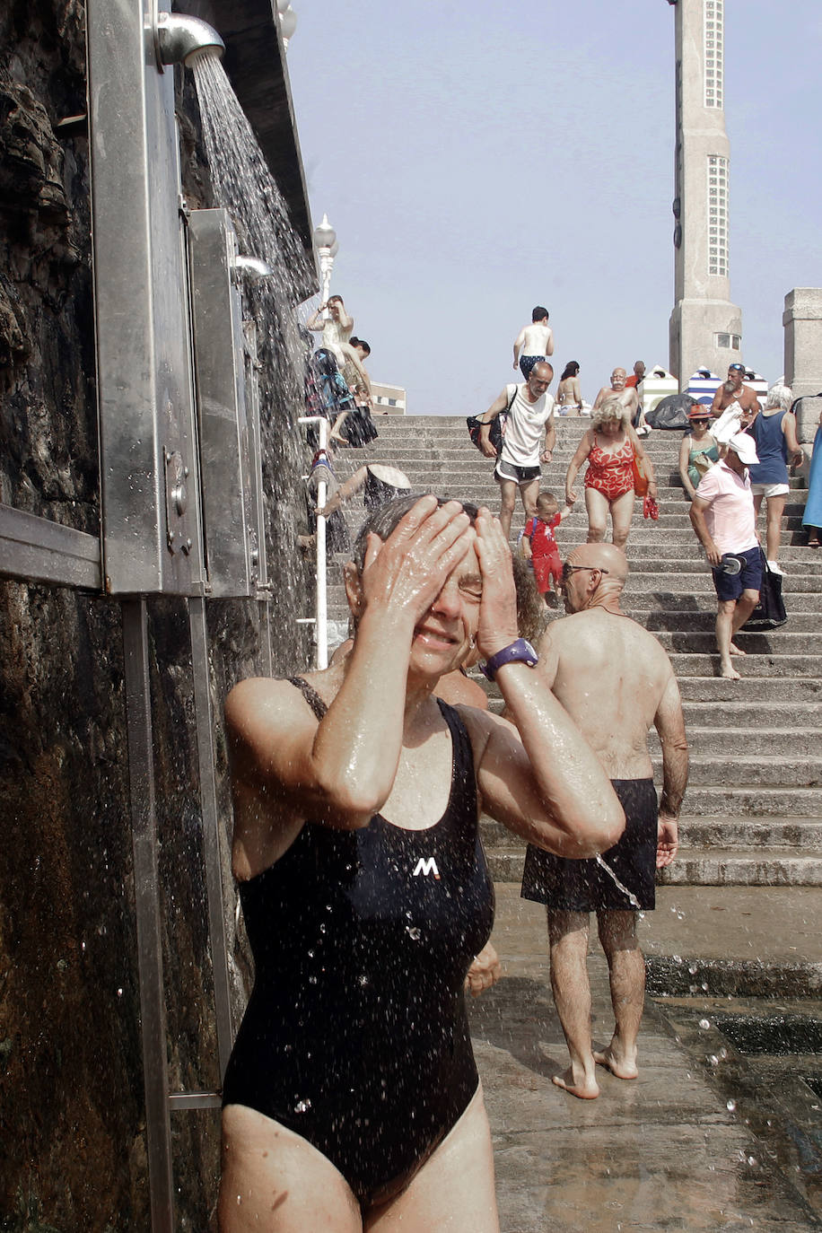 Fotos: A remojo para mitigar el calor en Asturias