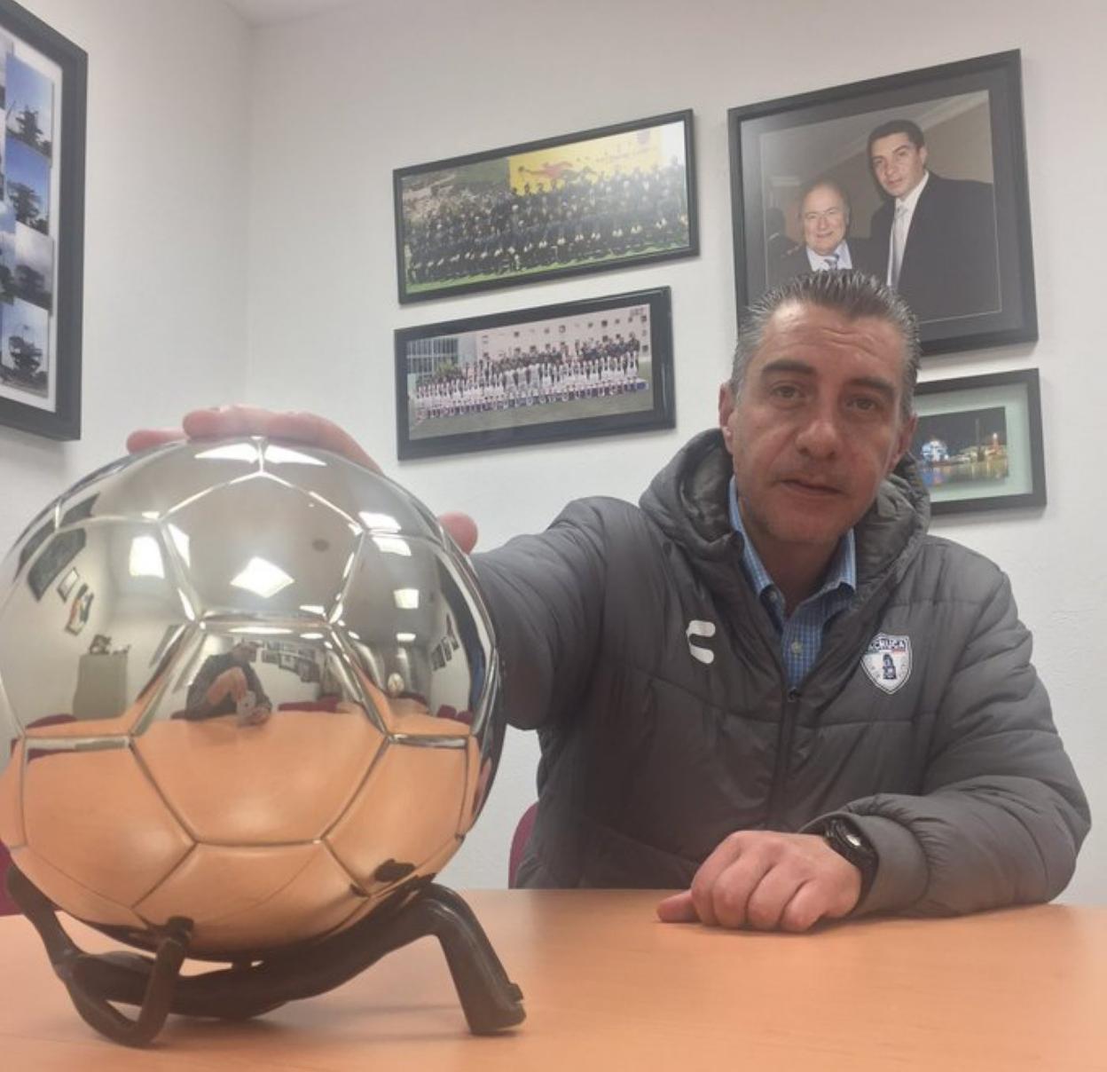 El mexicano Martín Peláez se ha convertido en el nuevo presidente del Real Oviedo, .