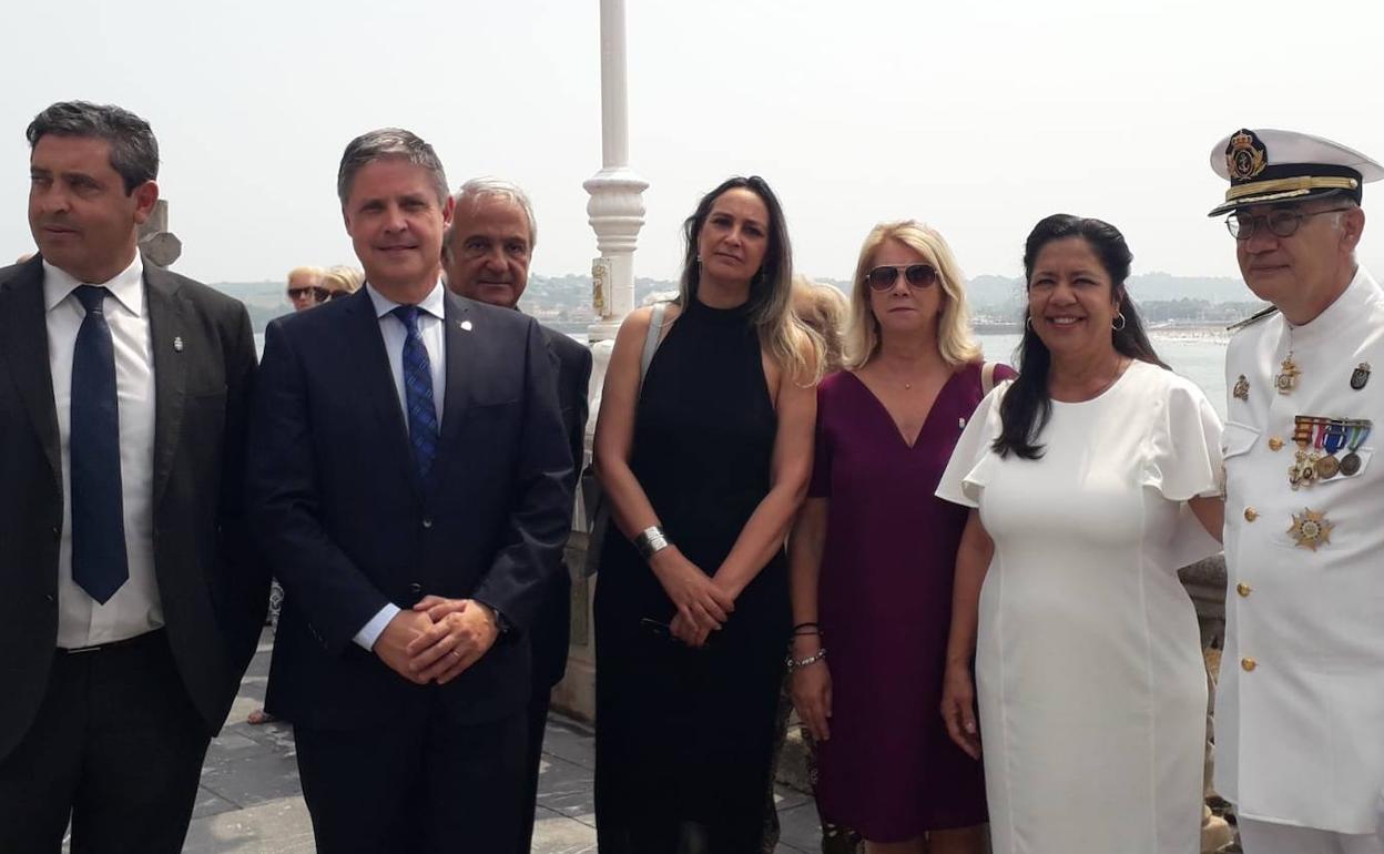 La consejera de Presidencia, Rita Camblor, ha acudido a los actos conmemorativos de la festividad de Nuestra Señora del Carmen, patrona de la Armada, organizados por la Comandancia Naval de Gijón.