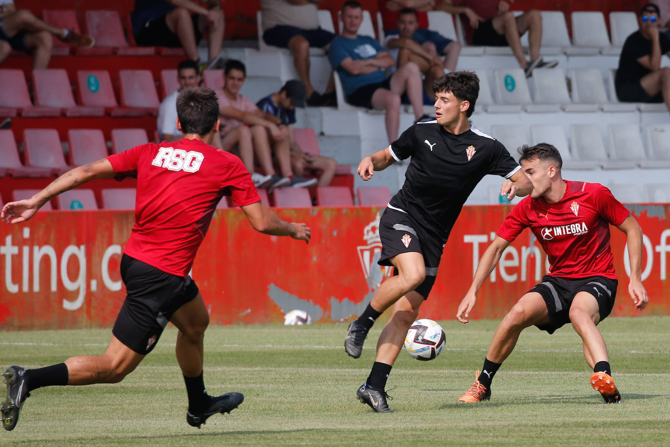 Fotos del Sporting: Partidillo de entrenamiento con mucha expectación