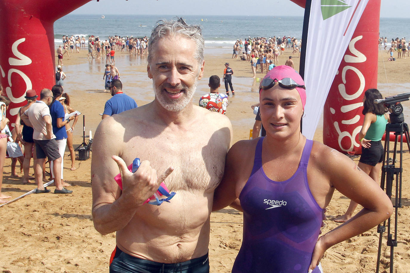 Fotos: Kimbo Vallejo y Amor Mahamud ganan la VI Travesía Playas de Gijón