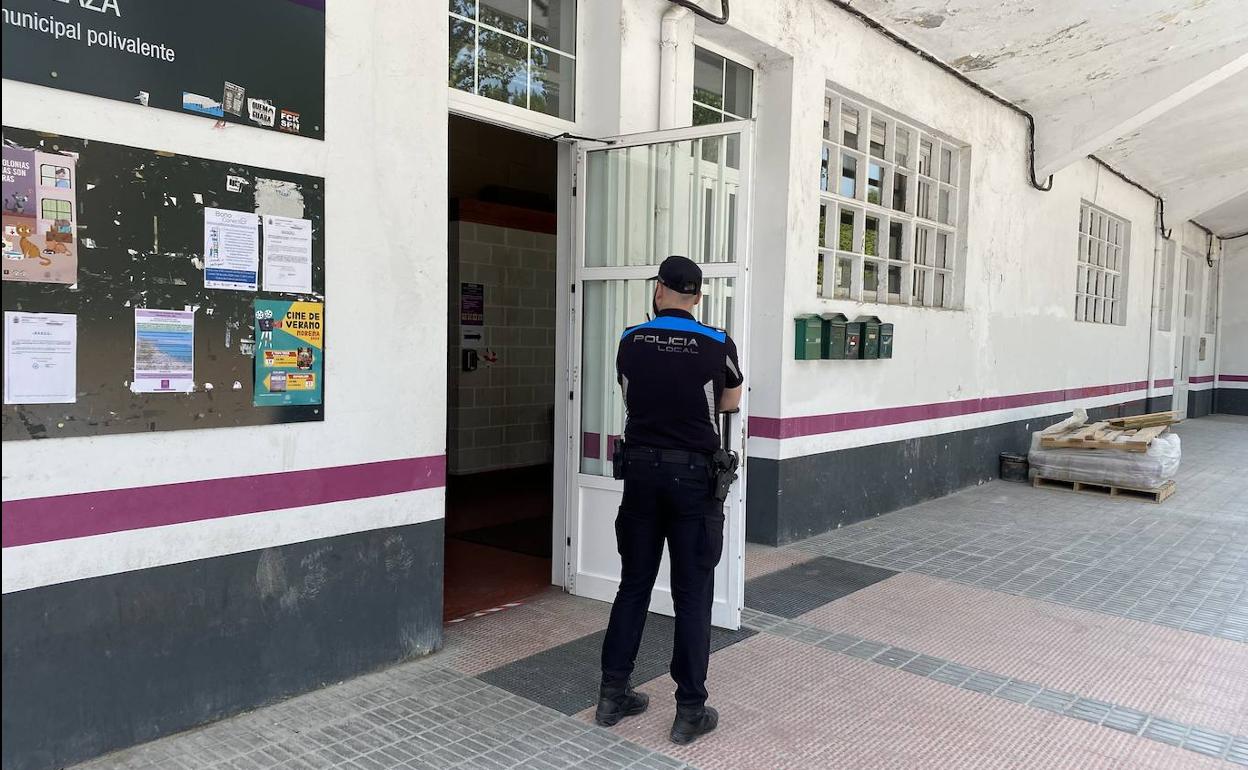 Edificio municipal polivalente La Plaza donde tuvo lugar el suceso.