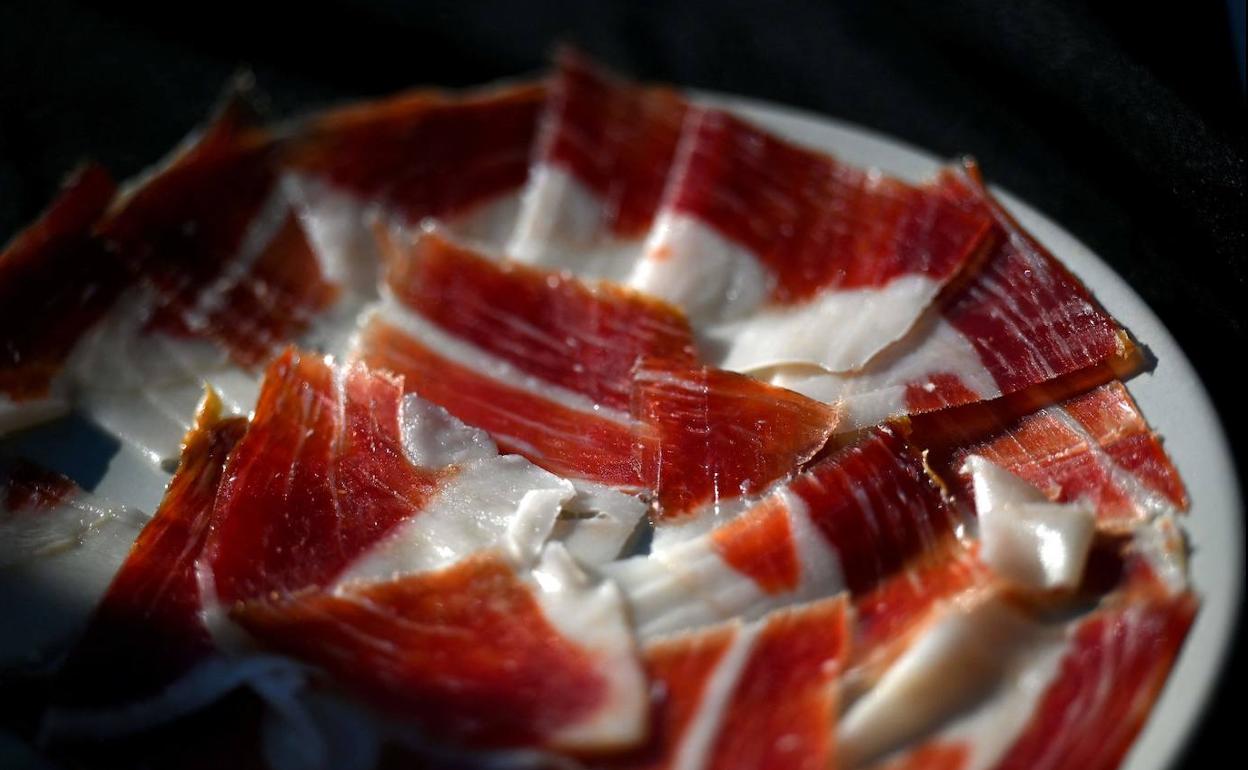 La OCU señala el mejor jamón ibérico de supermercado. 