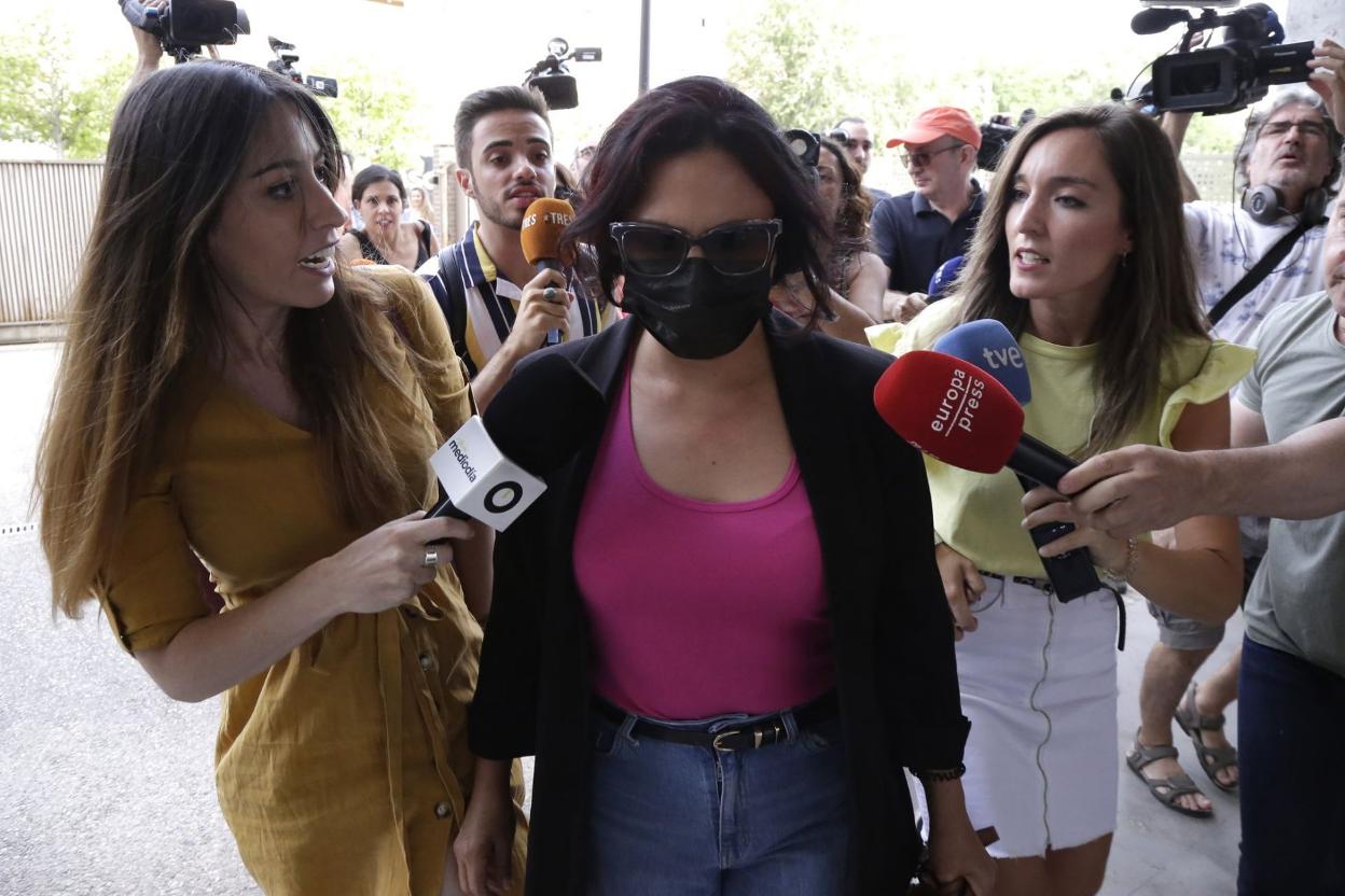 La cuidadora ahora investigada. 