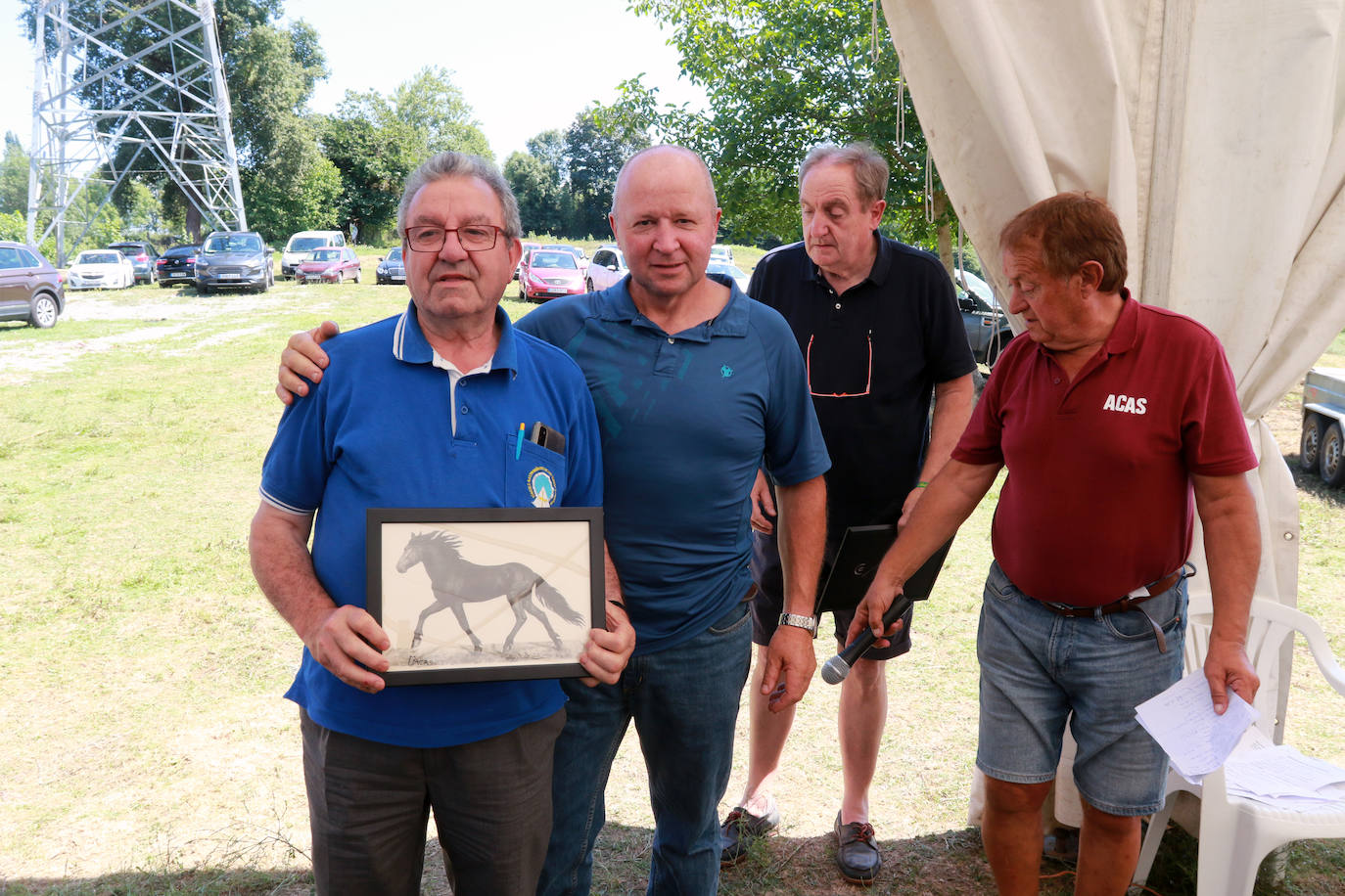 Fotos: La Asociación Conservadora de Asturcones del Sueve premia a sus colaboradores