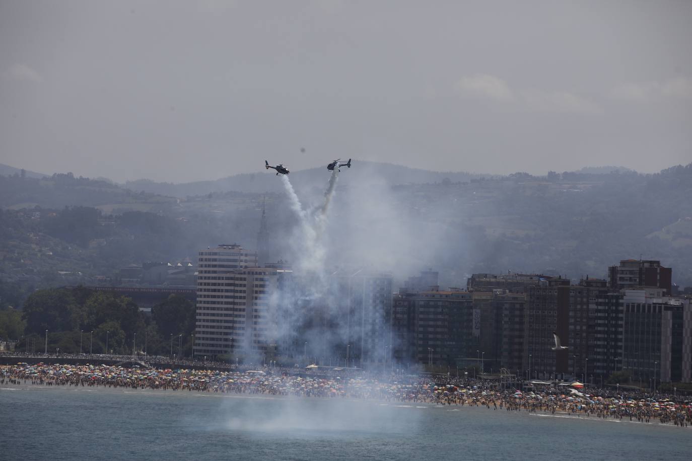 Fotos: Multitudinario y espectacular Festival Aéreo de Gijón