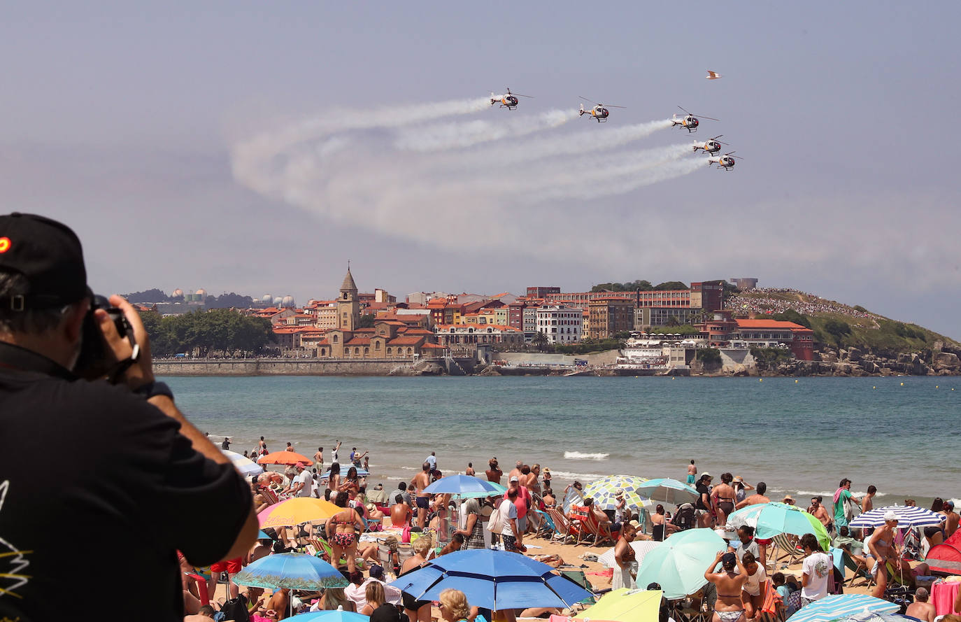 Fotos: Multitudinario y espectacular Festival Aéreo de Gijón